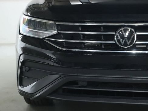 Certified 2022 Volkswagen Tiguan SE w/ Panoramic Sunroof Package image 6