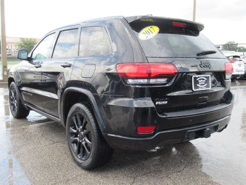 Used 2017 Jeep Grand Cherokee Altitude AWD/4WD image 5