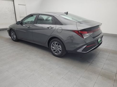 Used 2024 Hyundai Elantra SEL FWD image 3
