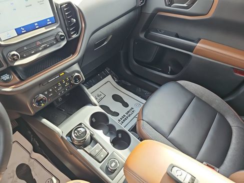 Used 2023 Ford Bronco Sport Outer Banks w/ Tech Package AWD/4WD image 24