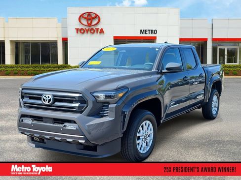 Used 2025 Toyota Tacoma SR5 AWD/4WD image 1