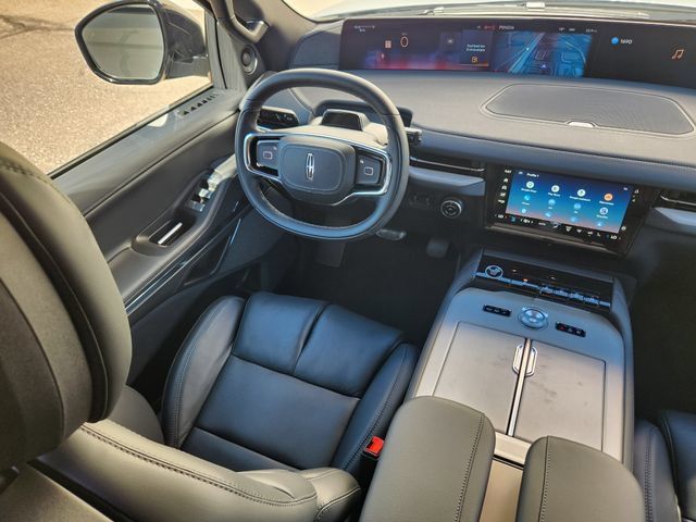 New 2027 Lincoln Navigator Reserve w/ Jet Appearance Package AWD/4WD image 10