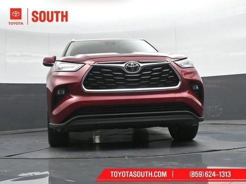 Used 2023 Toyota Highlander Limited AWD/4WD image 47