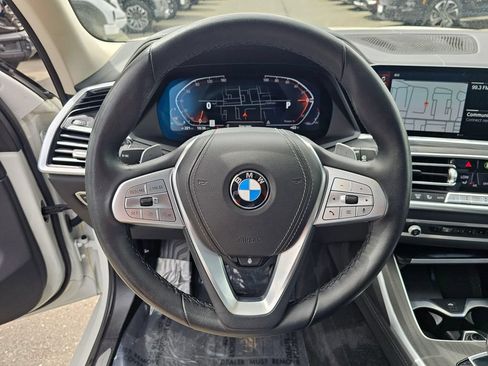 Used 2022 BMW X7 xDrive40i w/ Premium Package AWD/4WD image 28