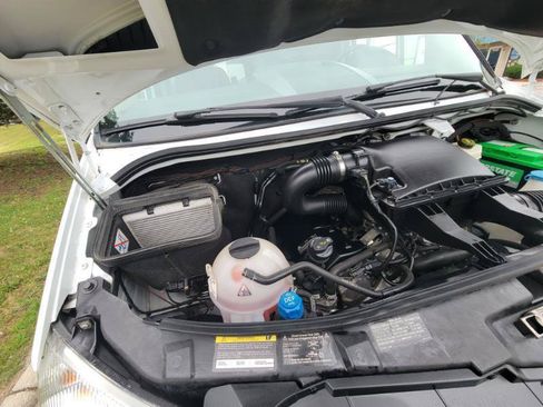 Used 2017 Freightliner Sprinter 3500 RWD image 45
