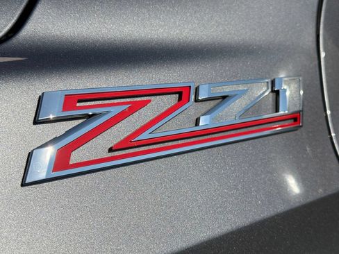 Used 2021 Chevrolet Tahoe Z71 w/ Z71 Off-Road Package AWD/4WD image 17