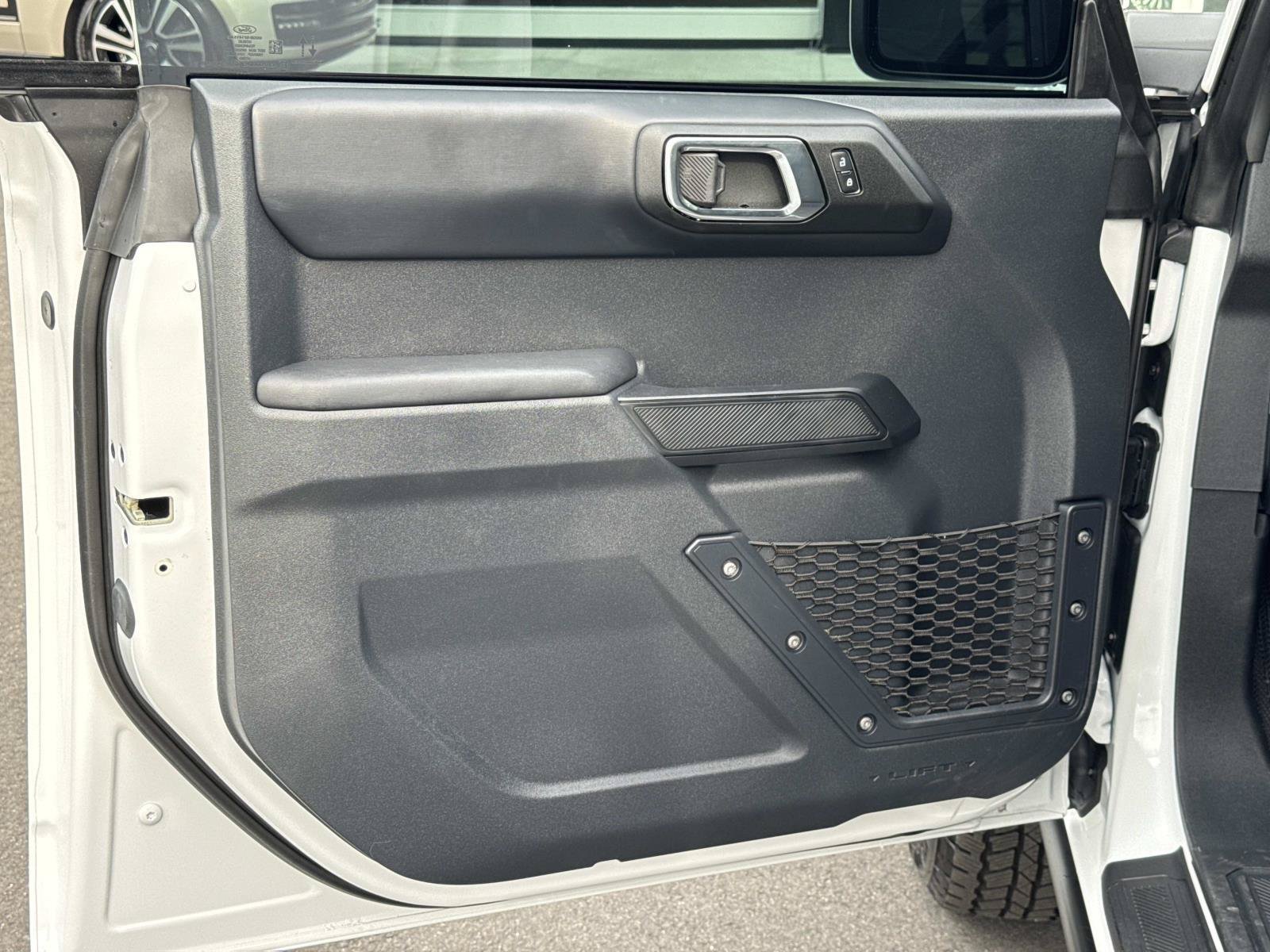 Used 2025 Ford Bronco Outer Banks AWD/4WD image 17