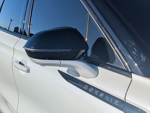 Used 2025 Lincoln Corsair Reserve w/ Jet Appearance Package image 9