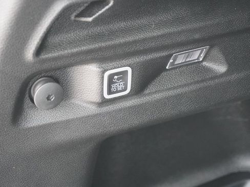 Used 2023 Jeep Grand Cherokee L Limited w/ Black Appearance Package AWD/4WD image 8