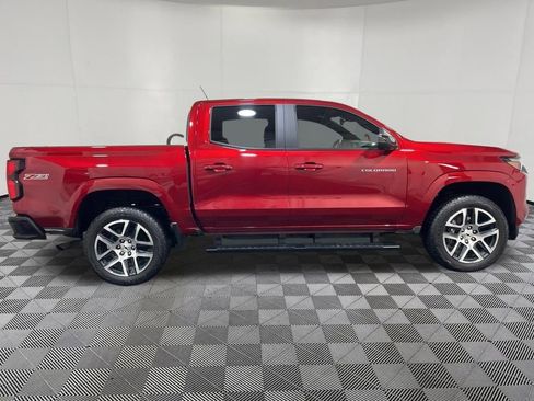 Used 2024 Chevrolet Colorado Z71 w/ Z71 Convenience Package 2 AWD/4WD image 8