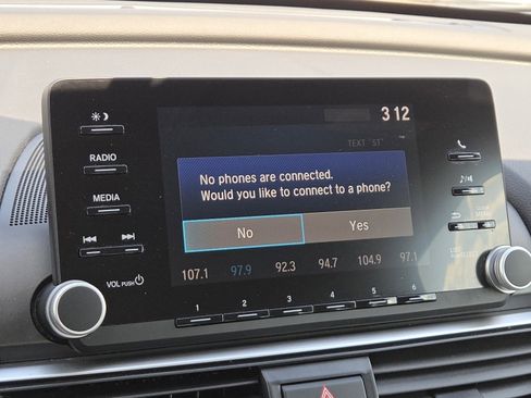 Used 2018 Honda Accord LX image 4