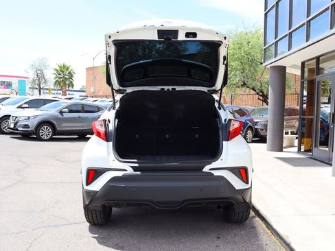 Used 2020 Toyota C-HR XLE FWD image 22