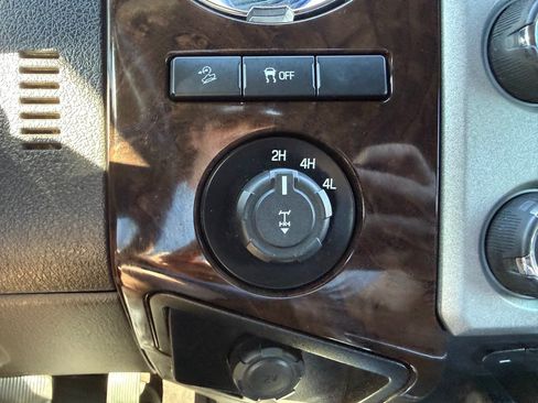 Used 2014 Ford F250 Platinum w/ FX4 Off-Road Package AWD/4WD image 33
