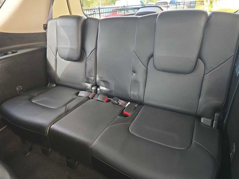 Used 2014 INFINITI QX80 image 11