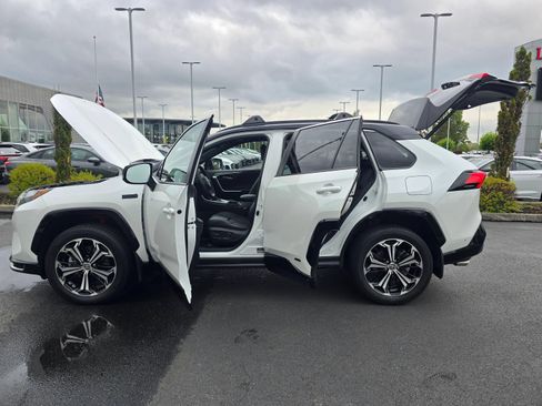 Used 2023 Toyota RAV4 XSE w/ Weather Package AWD/4WD image 11