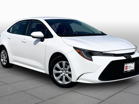 Used 2026 Toyota Corolla LE FWD image 3