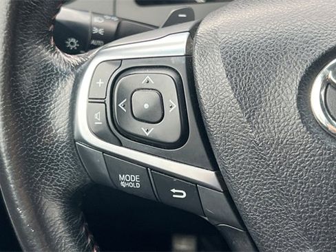 Used 2015 Toyota Camry SE image 28