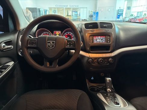 Used 2019 Dodge Journey SE FWD image 19