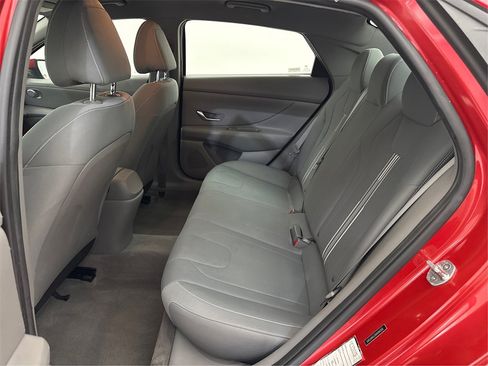 Used 2021 Hyundai Elantra SEL image 24