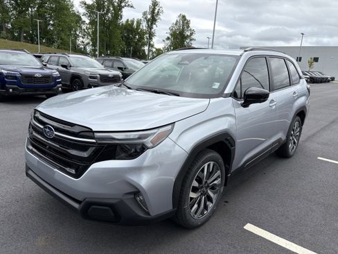 New 2026 Subaru Forester Touring AWD/4WD image 3