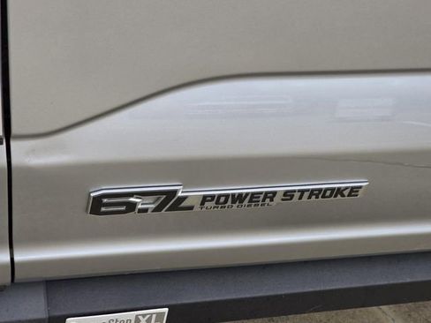 Used 2024 Ford F250 Lariat AWD/4WD image 9