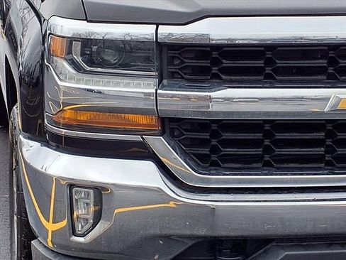 Used 2018 Chevrolet Silverado 1500 LT w/ LT Eassist Package image 24