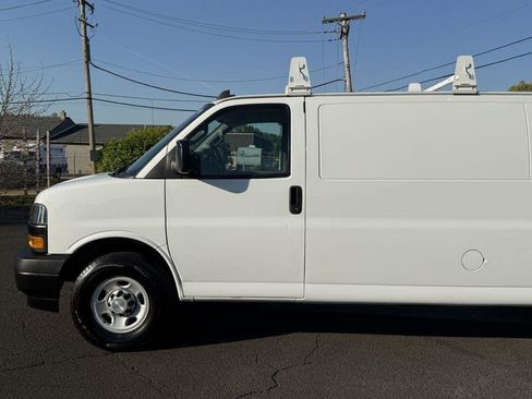 Used 2021 Chevrolet Express 2500 Extended w/ Driver Convenience Package RWD image 5