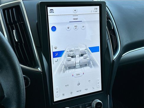 Used 2021 Ford Edge Titanium image 15