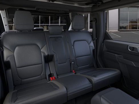 New 2025 Ford Bronco Outer Banks w/ Sasquatch Package image 11