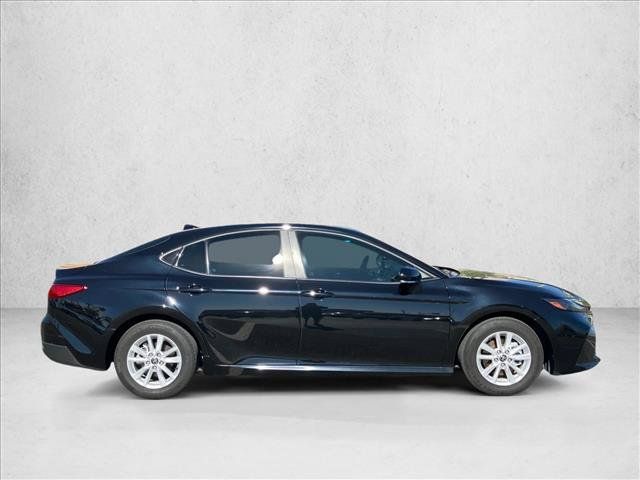 Used 2025 Toyota Camry LE FWD image 4
