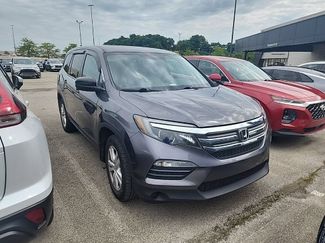 Used 2018 Honda Pilot LX video 1