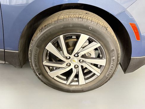 Used 2024 Chevrolet Equinox LT FWD image 32