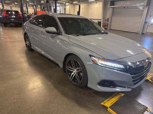 Used 2022 Honda Accord Touring image 8
