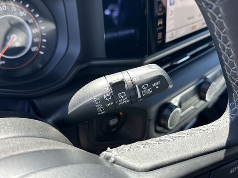 New 2025 Jeep Wrangler Unlimited Rubicon w/ Convenience Group image 19