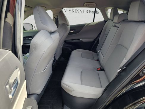 Used 2021 Toyota Venza LE AWD/4WD image 33