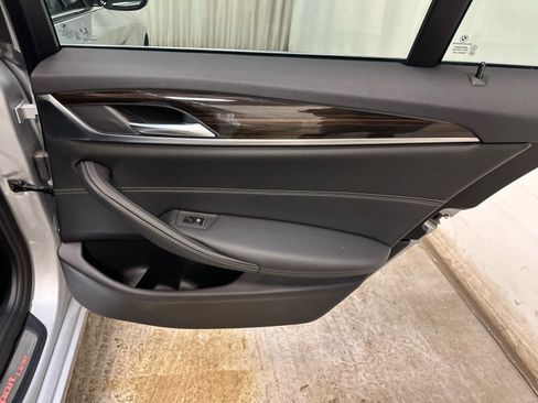 Used 2019 BMW 530i xDrive w/ Convenience Package image 30