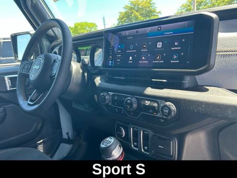 Used 2024 Jeep Wrangler Sport AWD/4WD image 27