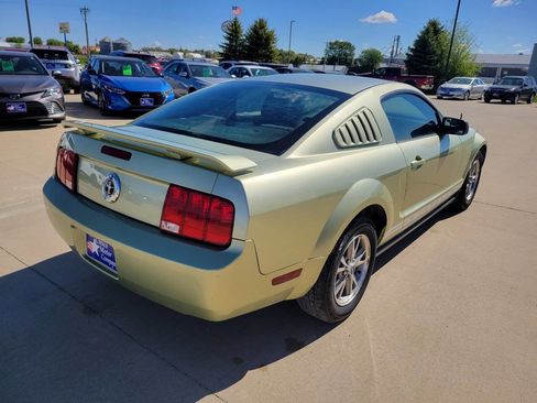Used 2005 Ford Mustang Coupe RWD image 5