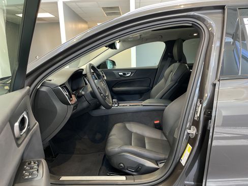 Used 2025 Volvo V60 B5 Cross Country Plus AWD/4WD image 17