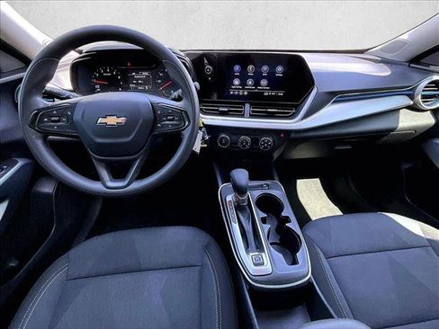Used 2024 Chevrolet Trax LS w/ Driver Confidence Package FWD image 16