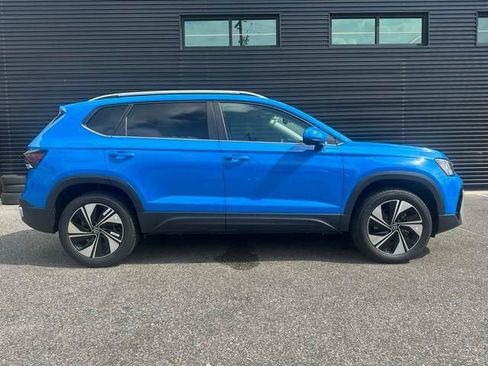 New 2025 Volkswagen Taos SE AWD/4WD image 8