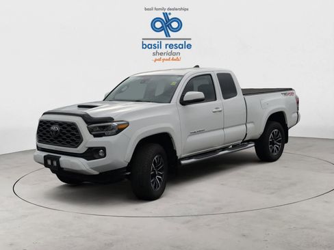 Used 2020 Toyota Tacoma TRD Sport image 2