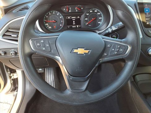 Used 2021 Chevrolet Malibu LS image 18