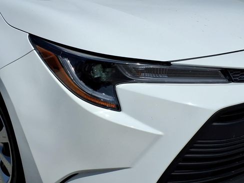 Used 2025 Toyota Corolla LE FWD image 12