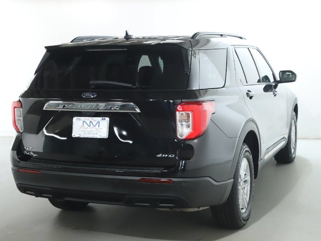 Used 2022 Ford Explorer XLT AWD/4WD image 46