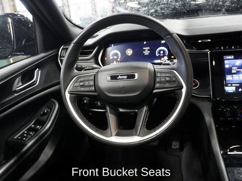 Used 2023 Jeep Grand Cherokee Altitude image 11