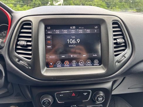 Used 2017 Jeep Compass Trailhawk AWD/4WD image 16
