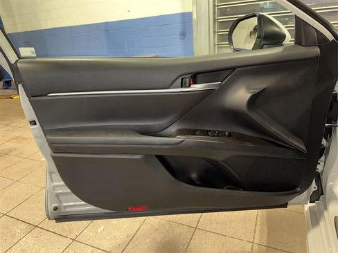 Used 2023 Toyota Camry SE image 30