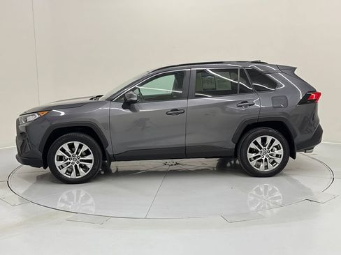 Used 2021 Toyota RAV4 XLE Premium image 2