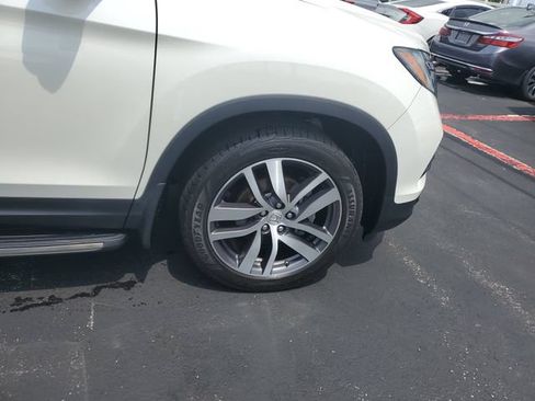 Used 2018 Honda Pilot Touring image 5